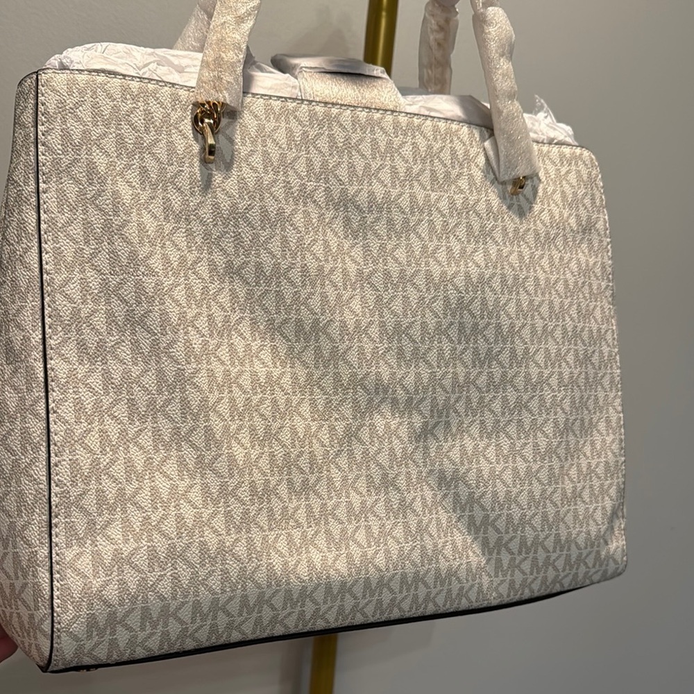 Michael Kors Ellis Cream Tote with Signature Monogram NWT - Picture 4 of 17